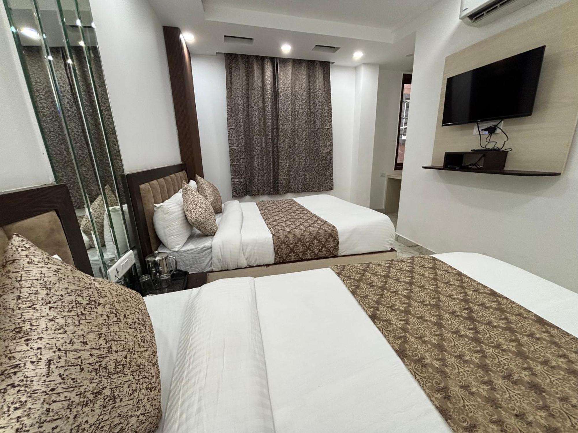 Hotel C G International 2 Minuit Walkable New Delhi Railway Station & Connaught Palace ニューデリー エクステリア 写真